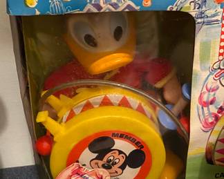 Donald Duck Drummer
