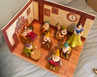 Snow White and the Seven Dwarves Anniversary Set