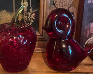 Viking Glass Ruby Bird