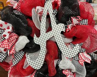 just in time for graduation party! Alabama themed wreath