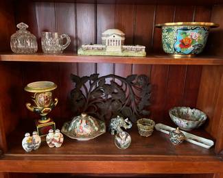 decor, including Chinoiserie and Jeffersonian 