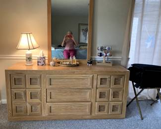 9 drawer Thomasville dresser with mirror
