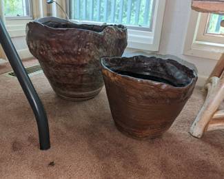 Large pottery cache-pot