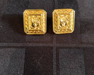 WOMEN’S COSTUME JEWELRY & MORE