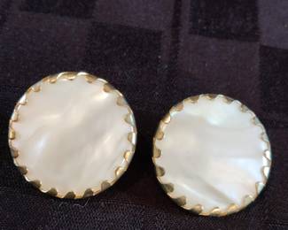 WOMEN’S COSTUME JEWELRY & MORE