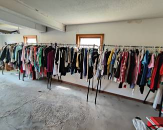 WOMEN'S CLOTHING, ASSESORIES & APPAREL