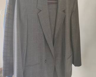 WOMEN'S CLOTHING, ASSESORIES & APPAREL