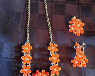 WOMEN’S COSTUME JEWELRY & MORE