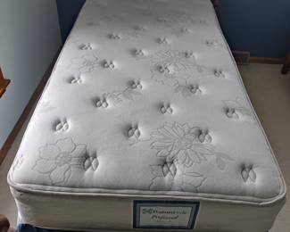 2 - SEALY Posturepedic - TWIN MATTRESSES & BOXSPRINGS - EXCELLENT CONDITION!