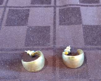 WOMEN’S COSTUME JEWELRY & MORE