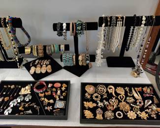 WOMEN’S COSTUME JEWELRY & MORE