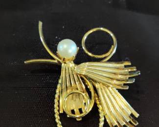 WOMEN’S COSTUME JEWELRY & MORE