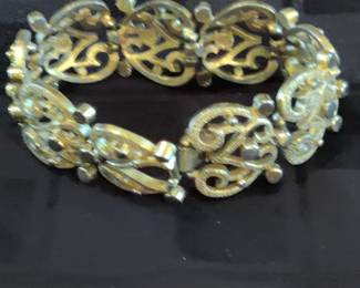 WOMEN’S COSTUME JEWELRY & MORE