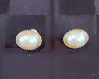 WOMEN’S COSTUME JEWELRY & MORE