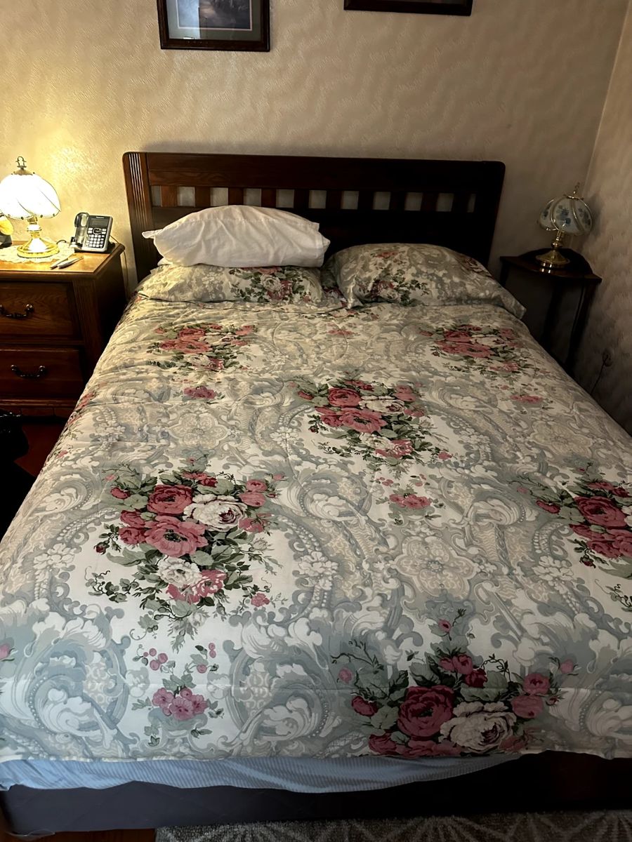 Kettering Estate Sale House Full / Garage... starts on 4/20/2024