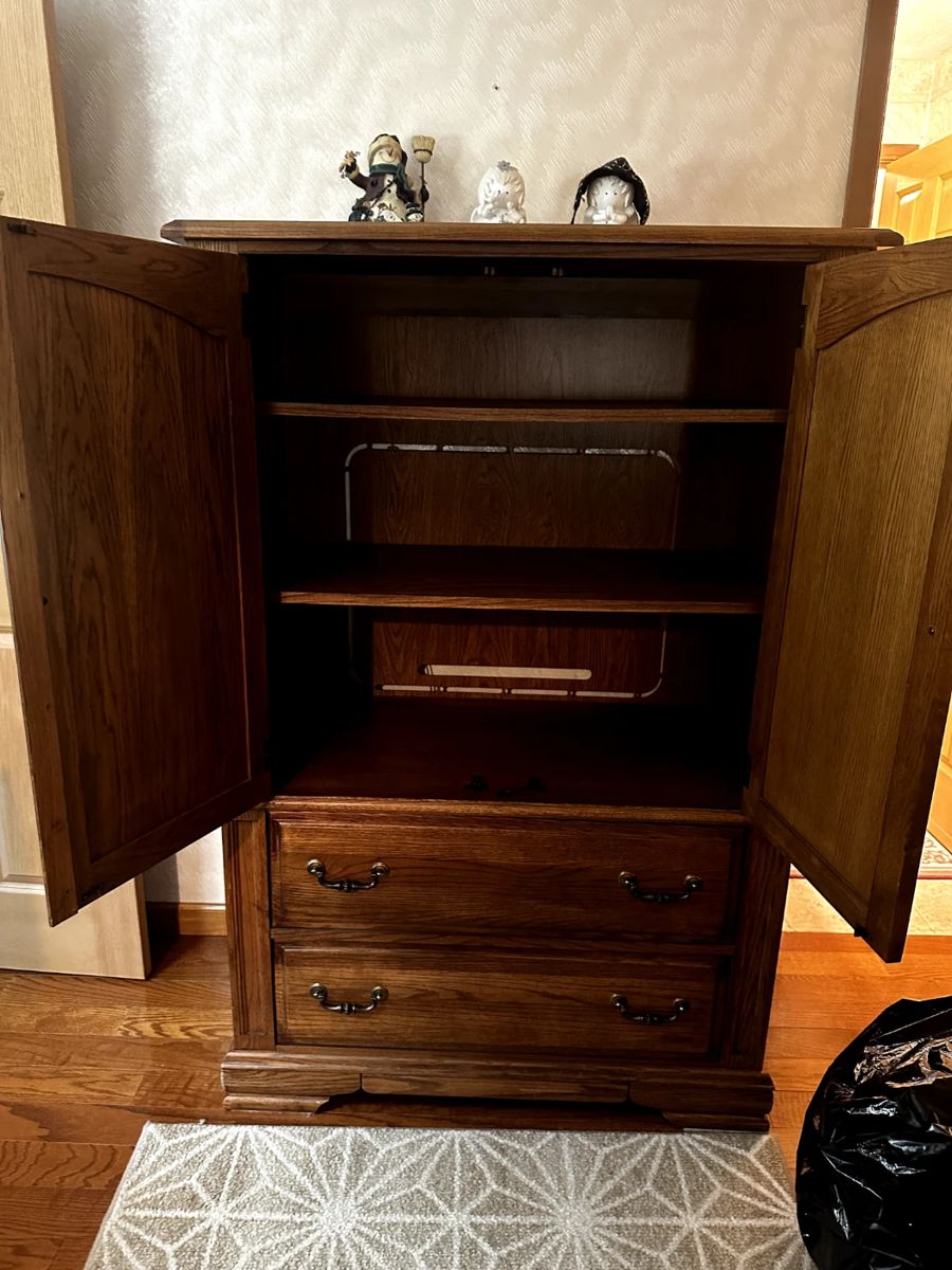 Kettering Estate Sale House Full / Garage... starts on 4/20/2024