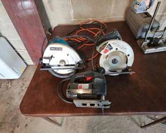 2 Circular Saws 1 Sabre Saw