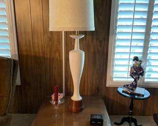 Mid Century modern table lamp and end table 