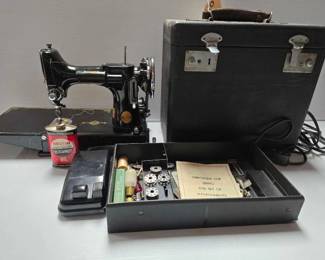 #2190 • Vintage Sewing Machine
