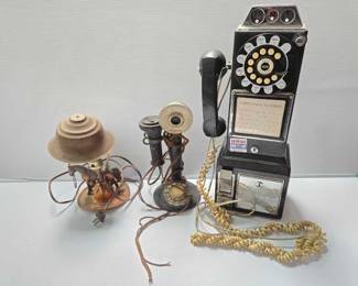#2228 • Vintage Copper Horse Lamp, Antique & Vintage Phones
