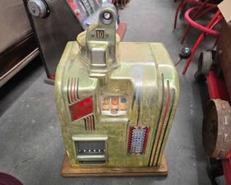 #2038 • Antique Columbia De Luxe Slot Machine
