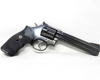 #530 • Smith & Wesson 586 .357 Magnum Revolver
