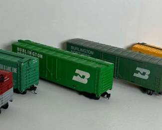 Assorted Model Railroad Waggons 