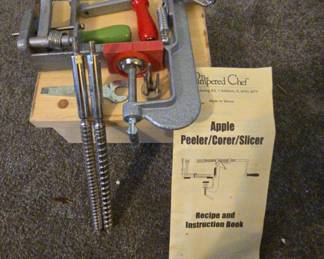 Pampered Chef Apple Peeler Corer Slicer