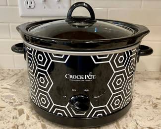 Black And White Crock Pot Slow Cooker Model Scr450-hx
