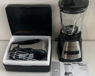 Hamilton Beach Model 58148 Blender And A  M40 Hand Mixer With Manual And Accessories