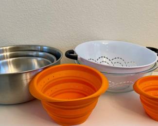 Stainless Steel Daily Chef And Pyrex Mixing Bowls, Plastic Colander, And 2 Collapsing Straining Bowls