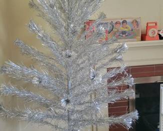 Aluminum christmas tree