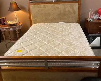 Queen Bedframe
Great condition! 
MATTRESS AND BOXSPRING NOT INCLUDED!!!

Must be able to disassemble, move and load yourself 

**We have matching dresser, entertainment center and nightstand for sale as well.