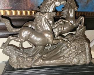 Decor horse statue