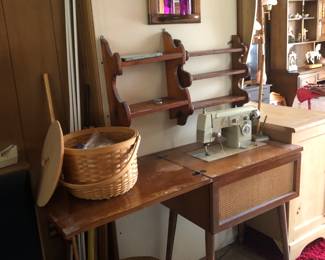 Sewing machine & accessories 