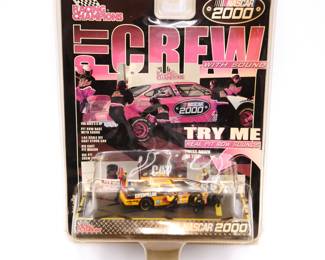 Racing Champions Nascar 2000 1/64 Pit Crew w/Sound - New in Box