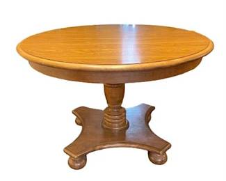 Lot 074   
Golden Oak Pedestal Table