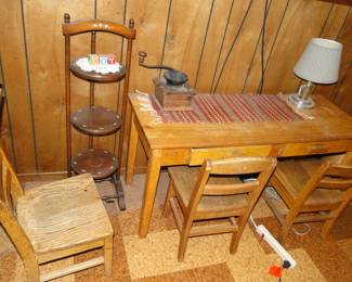 Childrens table, and floor stand, and oh look, another small table lamp