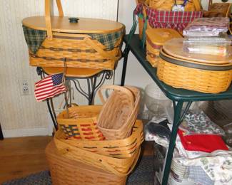 Whew, back to the Longaberger harvest, we have all the accessories as well.  Liners, bibs, trays and flags!
