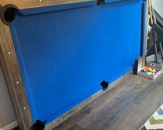 American Legend Pool table