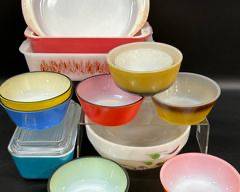 VINTAGE MCM PYREX & ANCHOR HOCKING FIRE KING MULTI COLOR BOWLS
