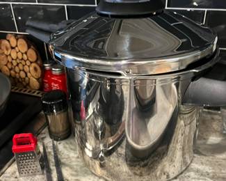 pressure cooker
