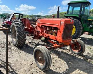 ALLIS CHALMERS D17 TRACTOR