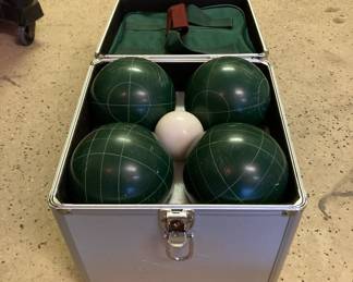 BOCCEE BALL: set new in box with hard travel box 10 piece set