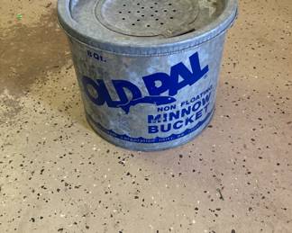 Vintage Metal Blue Old Pal Minnow Bucket 8qt - non-floating 