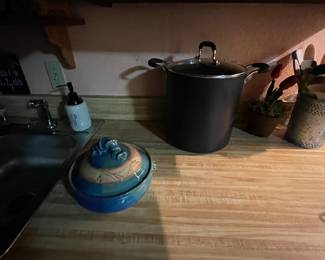 Nice car with lids, ceramic piece by piece xcartistartistrty,