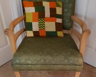 Lovely vintage chair.