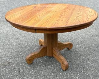 Vintage round oak pedestal table