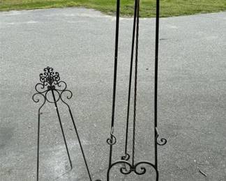 Metal display easels