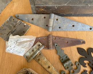 Assorted hinges
